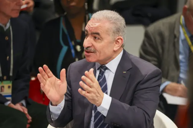 رئيس الوزراء الفلسطيني محمد اشتية يتحدث في اليوم الختامي لمؤتمر ميونيخ الأمني في ألمانيا