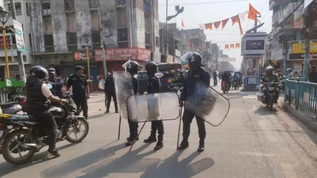 नेपाल के बीरगंज में दो धार्मिक समूहों के बीच तनाव के चलते क़र्फ्यू