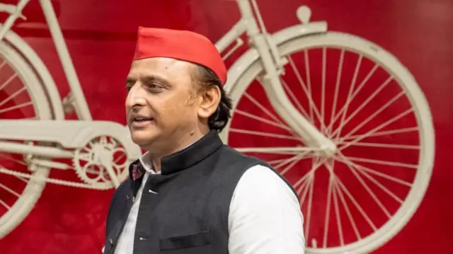 अखिलेश यादव