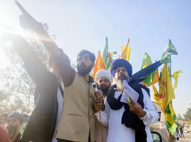 किसान प्रदर्शन में हिंसा के विरोध में एसकेएम ने शुक्रवार को पूरे देश में काला दिवस मनाया.