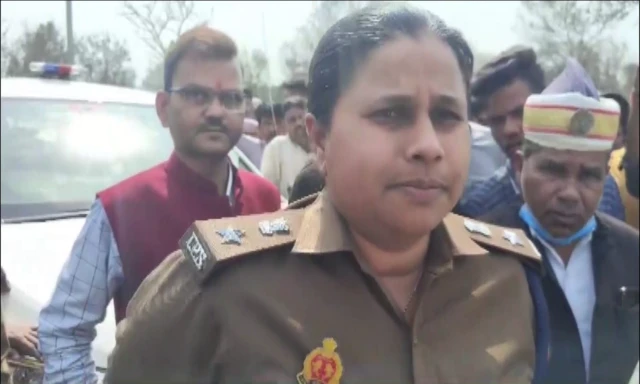 कासगंज की एसपी अपर्णा रजत