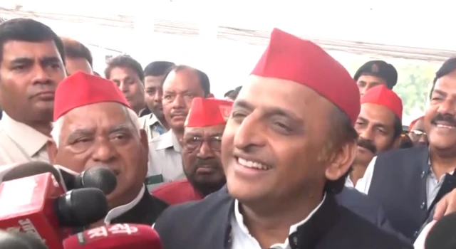 अखिलेश यादव