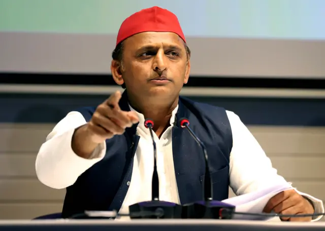 अखिलेश यादव