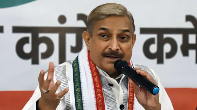 कांग्रेस सांसद प्रमोद तिवारी