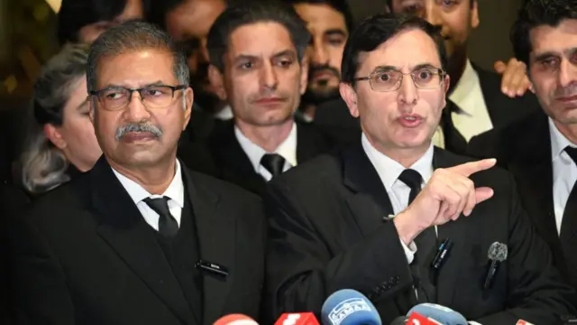 پی ٹی آئی، سنی اتحاد کونسل، پاکستان، الیکشن کمیشن، مخصوص نشستیں