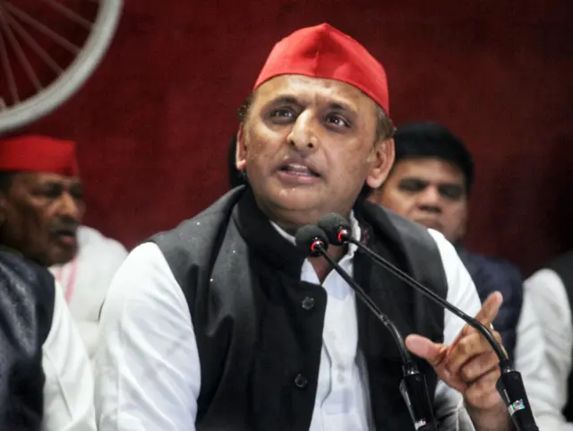 अखिलेश यादव