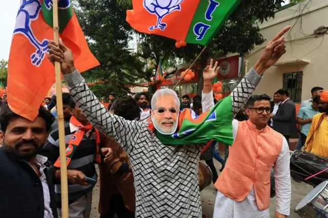 దేశంలో అత్యంత సంపన్న రాజకీయపక్షంగా బీజేపీ