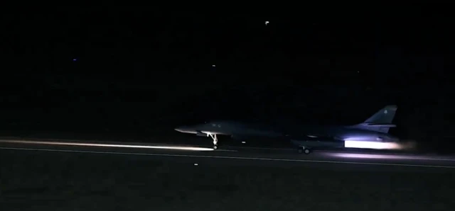 تصویری از بلند شدن یک فروند جنگنده آمریکایی