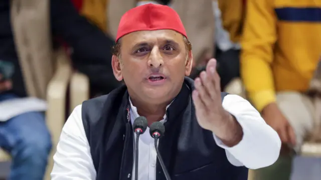 अखिलेश यादव