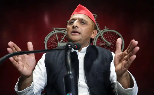 अखिलेश यादव