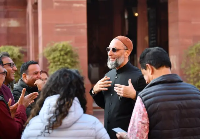 ओवैसी