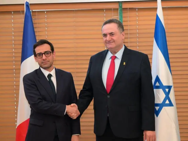 وزير الخارجية الإسرائيلي يلوح بالتحرك عسكريا ضد لبنان خلال لقاءه ونظيره الفرنسي