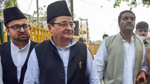 एसटी हसन