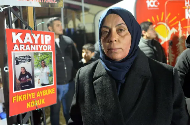 Depremde kaybolan kızını arayan Gökçe: “Fotoğrafı var, kızımın hastaneye girişi var ama kendisi ortada yok”