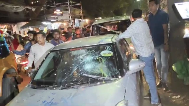 जिस कार पर हमला हुआ