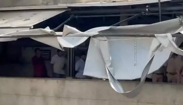 కేఫ్‌లో పేలుడు