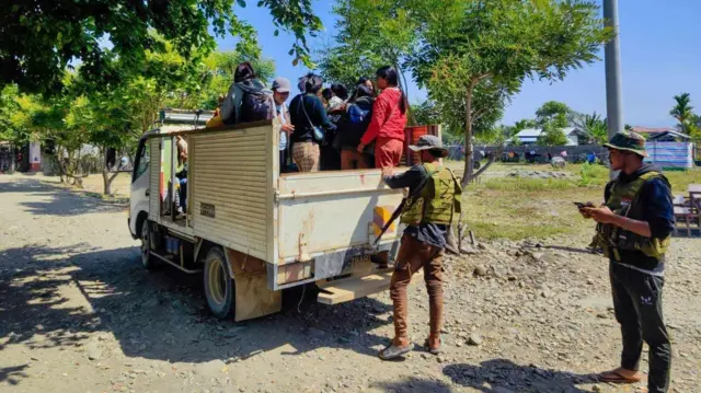 ကလေးတက္ကသိုလ်ကျောင်းသားတွေကို မိဘတွေဆီပြန်အပ်လိုက်တယ်လို့ ကလေး PDF ထုတ်ပြန်