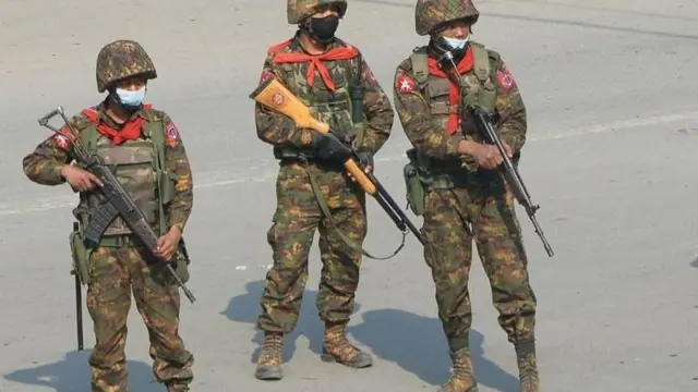 ကလေးမြို့ပေါ်မှာ စစ်ကောင်စီတပ်ဖွဲ့ဝင်တွေ စောင့်ကြပ်နေတဲ့မြင်ကွင်း (ပုံဟောင်း)