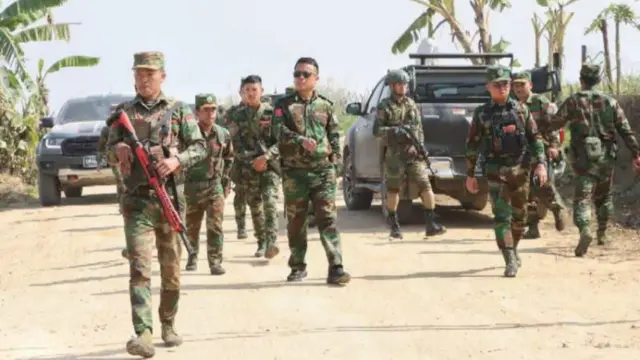 TNLA တပ်ဖွဲ့ဝင်တွေ (ပုံဟောင်း)