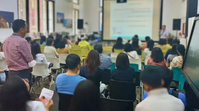 ဗြိတိသျှကောင်စီက အင်္ဂလိပ်စာသင်တန်းတစ်ခုမြင်ကွင်း (ပုံဟောင်း)