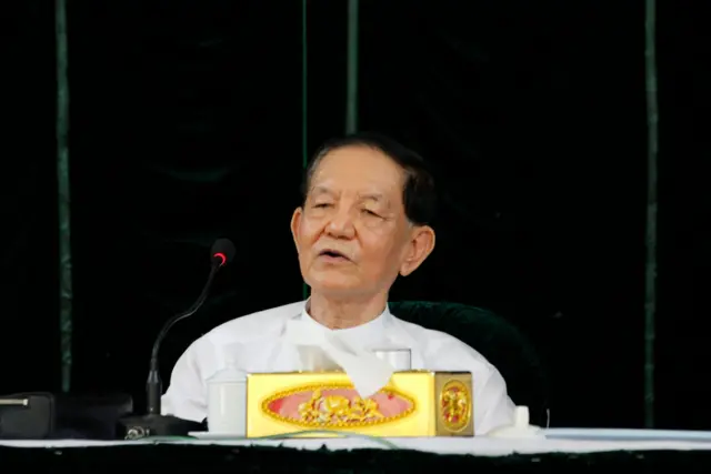 သမ္မတရုံးဝန်ကြီးဟောင်း ဦးသိန်းညွန့်