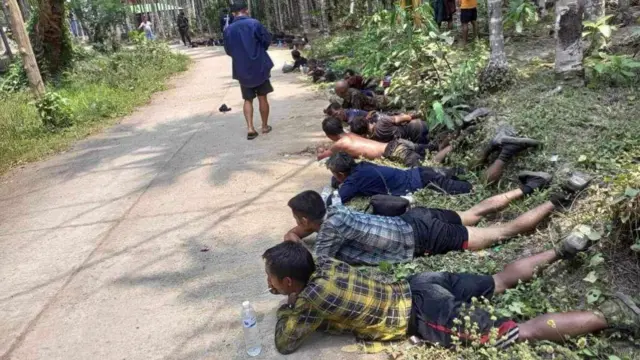 ထွက်ပြေးလာတဲ့ စစ်ကောင်စီတပ်ဖွဲ့ဝင်တွေ