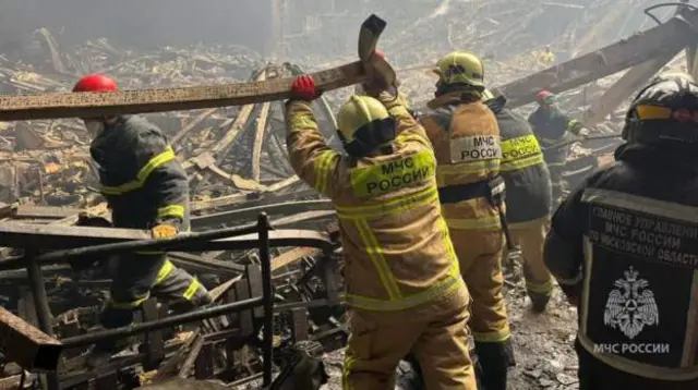 حمله به سالن کنسرت