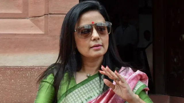 महुआ मोइत्रा