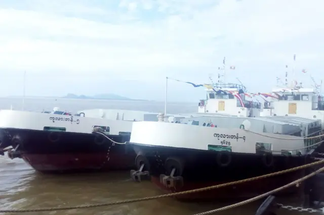 ကုလားတန် မြစ်ကြောင်း ဘက်စုံသုံး သယ်ယူ ပို့ဆောင်ရေး စီမံကိန်းပါ တန် ၃၀ဝ မြစ်တွင်းသွား ကုန်တင်ရေယာဉ်တွေ