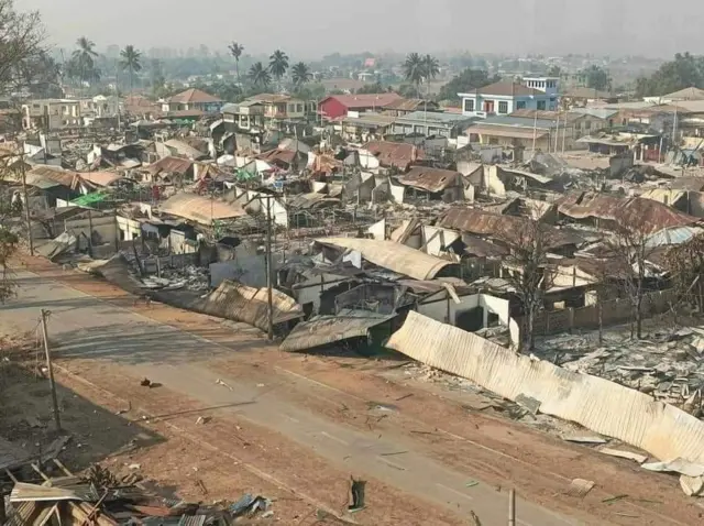 မြို့လုံးကျွတ်နီးပါး ပျက်စီးနေတဲ့ ဆီဆိုင်မြို့