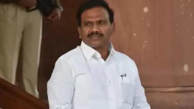 ஆ.ராசா வாகனத்தை முறையாக சோதனை செய்யாத தேர்தல் அலுவலர் பணி நீக்கம்