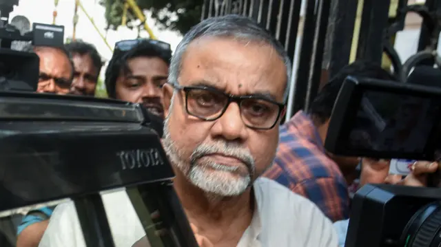 तापस रॉय