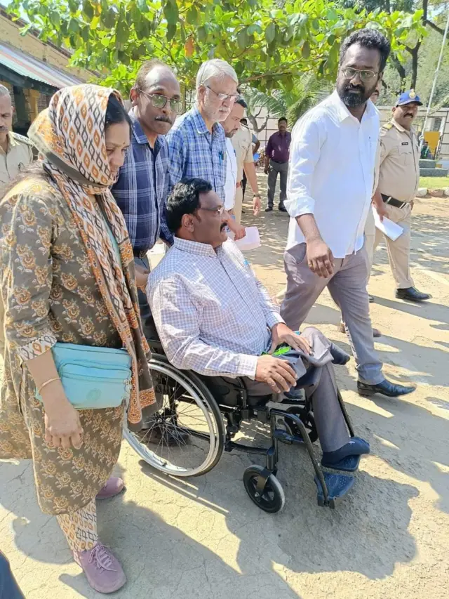 కారాగారం నుంచి స్వేచ్ఛా ప్రపంచంలోకి...