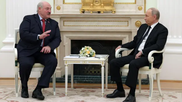 На фото слева направо: Александр Лукашенко, Владимир Путин. 11 апреля 2024 года