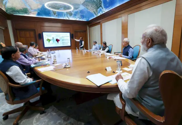 ప్రధాని మోదీ సమీక్షా సమావేశం