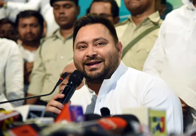 आरजेडी के नेता तेजस्वी यादव