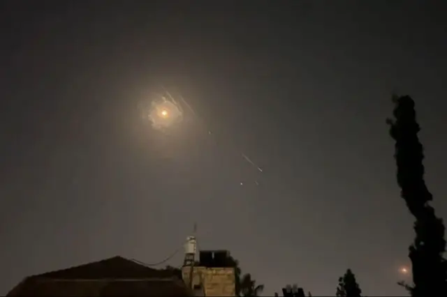 Mỹ và Israel tuyên bố đã bắn hạ hầu hết tên lửa và drone của Israel