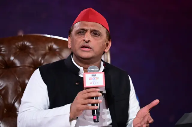 अखिलेश यादव