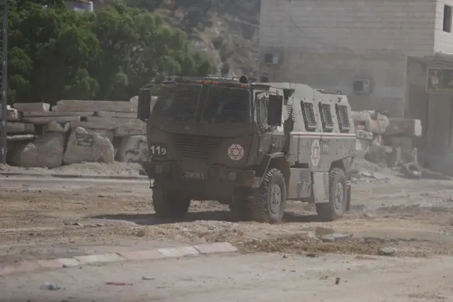 वेस्ट बैंक में छापेमारी