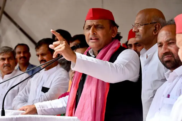 अखिलेश यादव