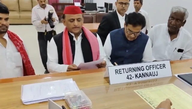 अखिलेश यादव