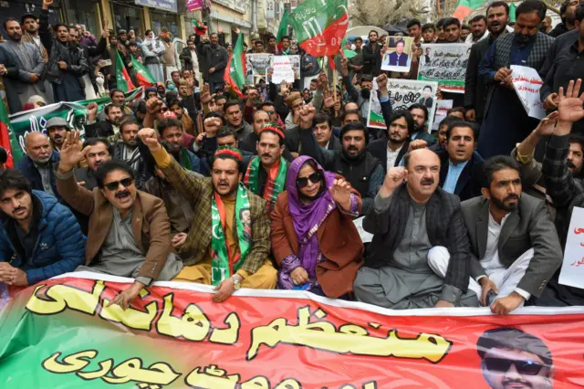 پی ٹی آئی