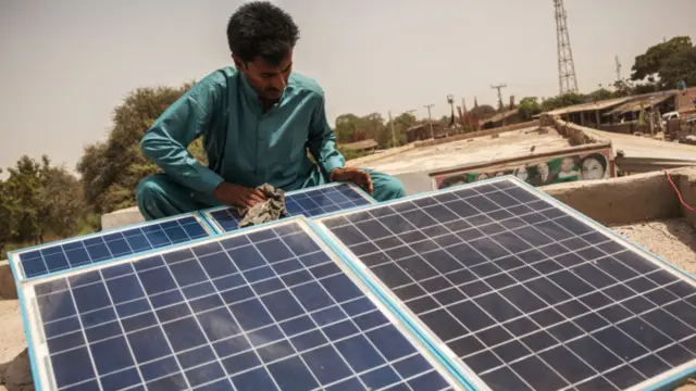 سولر پینل، پاکستان، ٹیکس