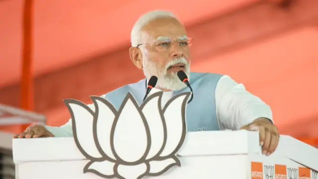 नरेंद्र मोदी