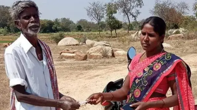 పెన్షన్ల పంపిణీ