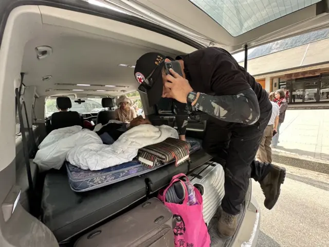 太魯閣國家公園砂卡礑步道救援行動正在進行。