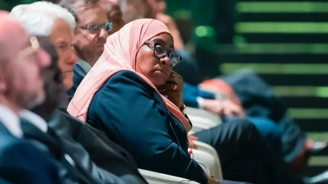 Perezida Samia Suluhu wa Tanzania akurikiye uyu muhango muri Kigali Arena