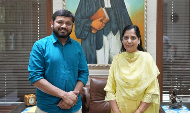 कन्हैया कुमार ने की सीएम अरविंद केजरीवाल की पत्नी से मुलाकात