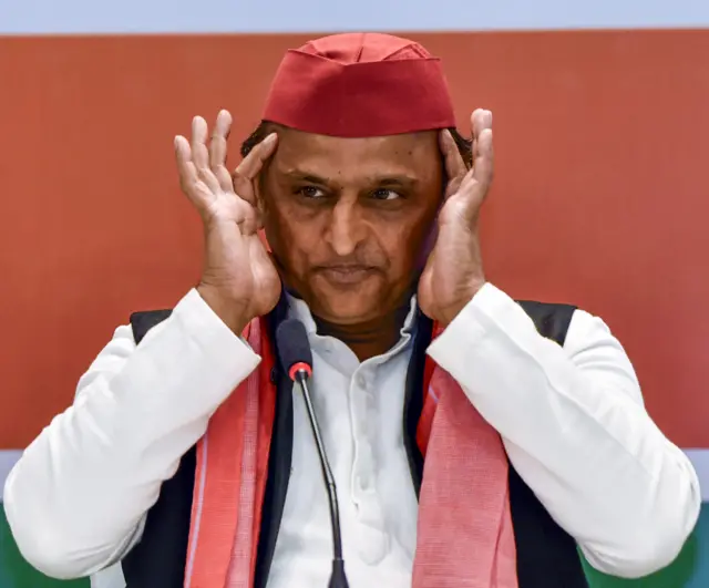 अखिलेश यादव