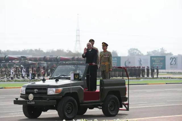 صدر آصف علی زرداری 23 مارچ 2024 کو اسلام آباد میں پاکستان کے قومی دن کے موقع پر ایک تقریب میں شرکت کر رہے ہیں